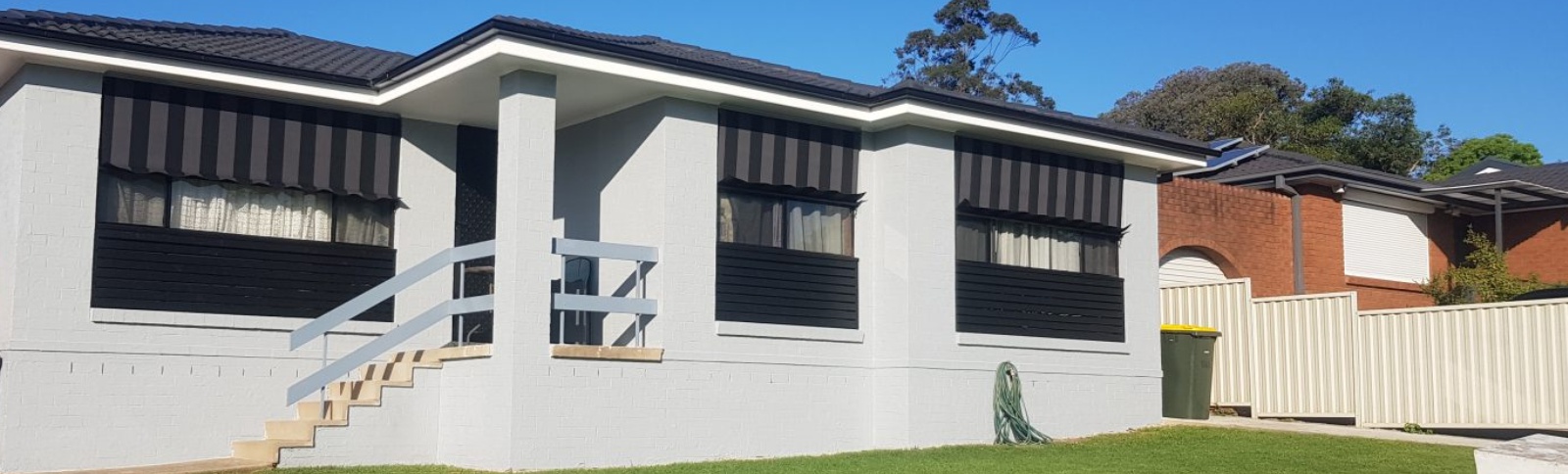 alfresco spring loaded straight drop awning blind